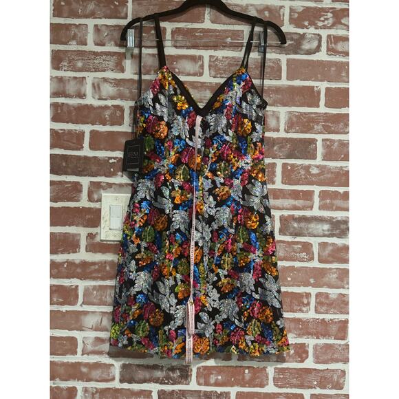 NWT Mac Duggal Black Sequined Floral Detail Mini Dress Size 6 - Picture 2 of 8